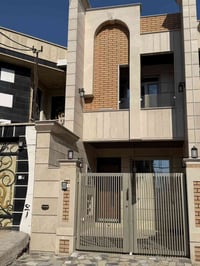 دار للبيع  المساحه 100  طابو ملك صرف زيرو     يحتوي على  الطابق الاول ...