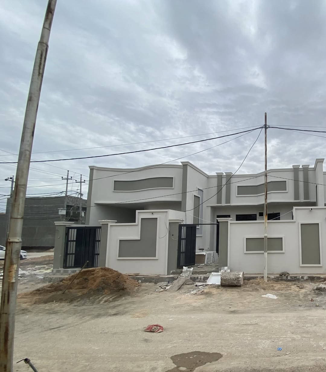 ✨ دار للبيع – فرصة مميزة ✨
🏡 المساحة: 120 متر

زراعي سند 25 

🆕 بناء جديد – ما مسكون (2026)

تفاصيل الدار:

▪️ غرفة نوم

▪️ صالة

▪️ مطبخ

    
▪️ استقبال

▪️ مجموعة صحيات داخل وخارج

◾️الدار الثاني المساحه 150 متر                                             يحتوي الدار عله غرف نوم عدد 2                                              صاله                                                                                             مطبخ                                                                                      وستقبال                                                                                          ومجمع صحيات داخل وخارج 

📍 العنوان: الديوانية حي الفرات – شارع السنية السياحي

مجمع توحيد العفلوكي

📞 للاستفسار والمشاهدة:

*********** راسله واتساب فقط
