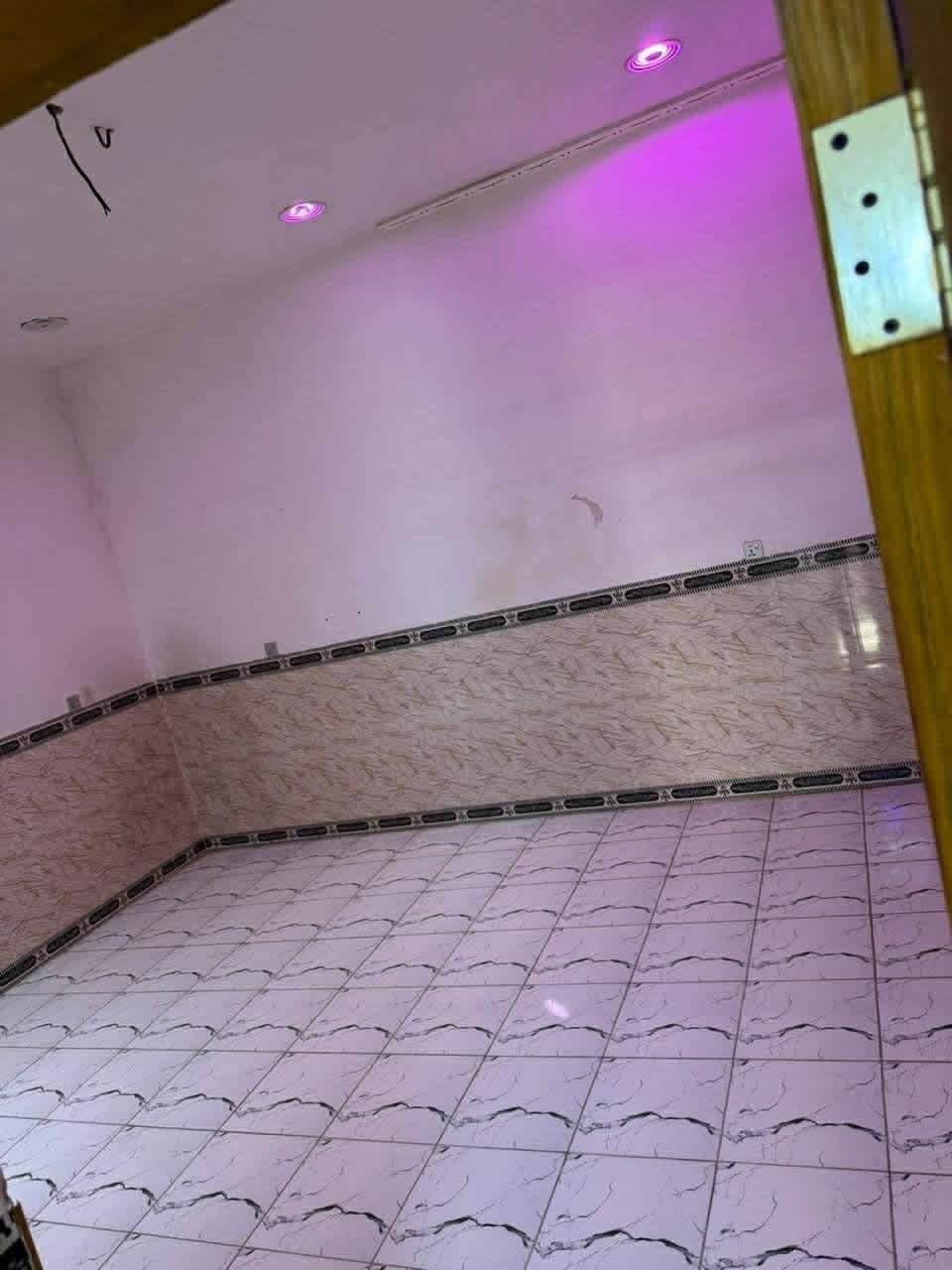 دار للبيع 100 متر طابق ونص بناء طابوك بيت جديد طابو زراعي سند ٢٥ وكالة ام الصورة العنوان الزعفرانية شارع الكهرباء شارع مول احمد السعيدي ثاني فرع بصف ركن الاستفسار اتصال 
***********
