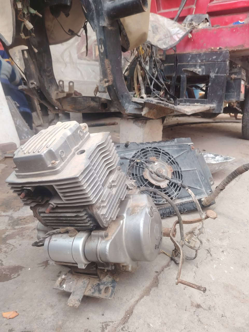 سلام عليكم شباب مكينه لبيع نضيفه كلش  مكينه كاعده   بس مجفته بس  مكينه 200لبيع مكاني   سعره 150 هاذه رقمي خابر وتدتل  بي واتساب  ***********
