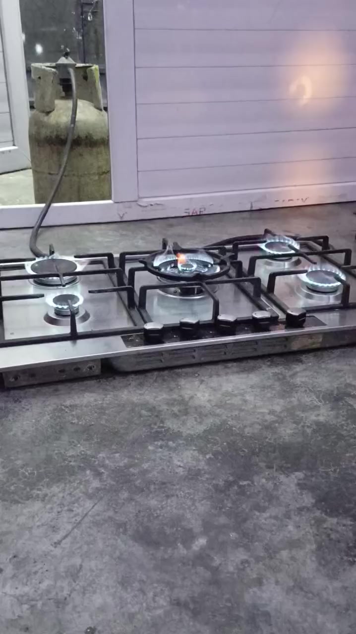 طباخ مظدي شرطه شقل البيع السعر 45 المكان كركوك حي العروبه الاستفسار على هذا الرقم ***********
