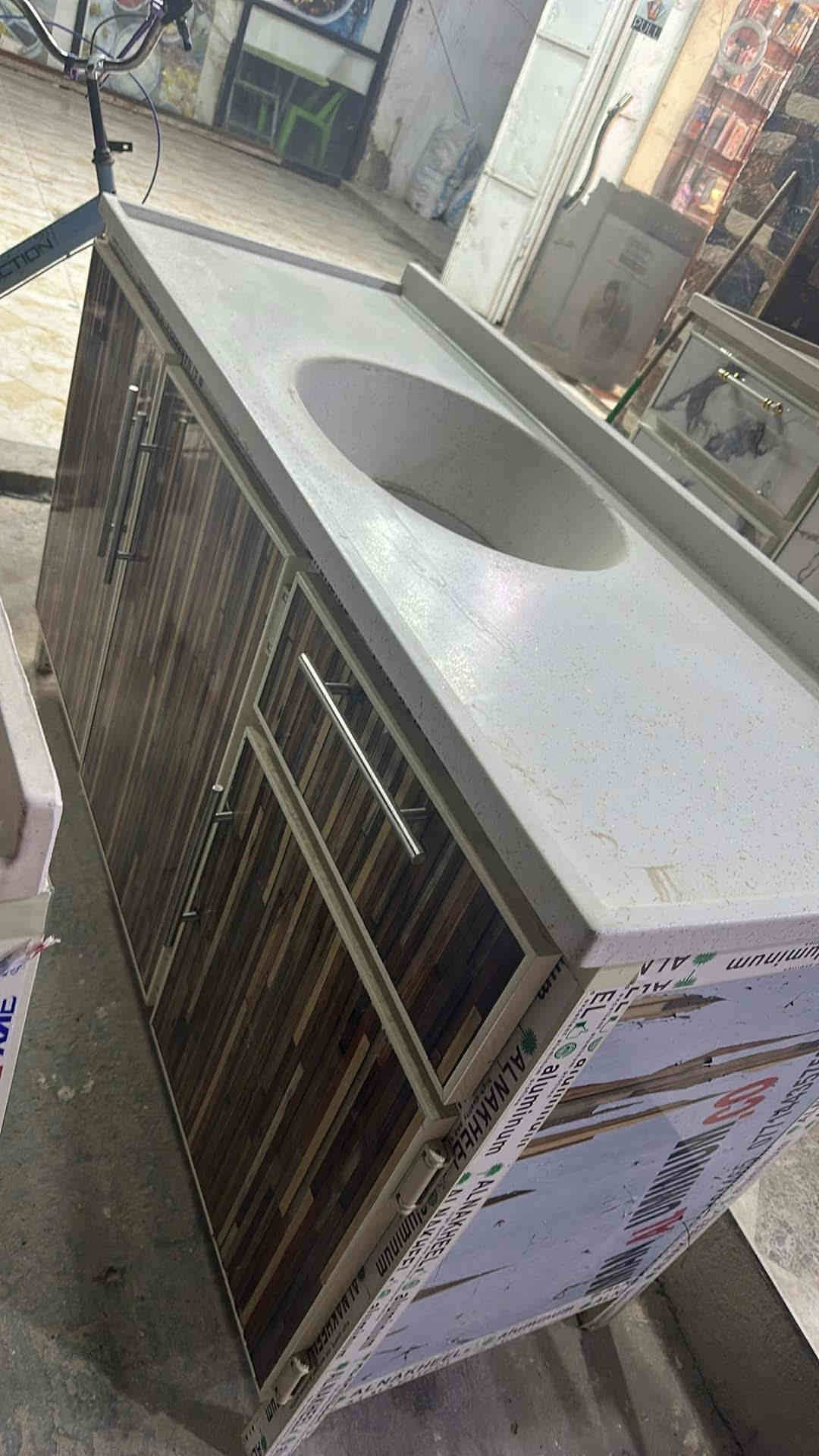 سنك مرمر مختلف الاحجام 

التاميم ركن آلمدينه معرض أثاث بيم
***********
