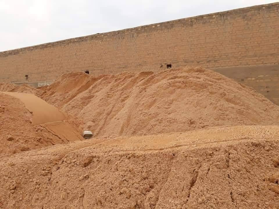 يوجد لدينا رمل مغربل وخشن يتوفر تك   عكرب شرط رملت البصره توصيل نواحي ميسان عامه خادمكم الحاج ابو عباس هاذه رقمي *********** بي وتساب بلخدمه
