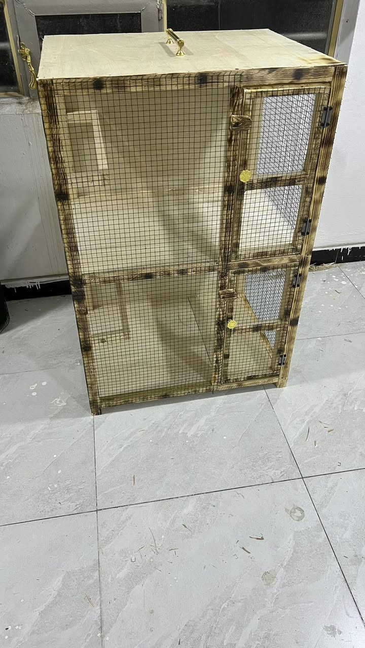 ترهم خانات ترهم قفص ترهم حاضنات شغل حطاطه مضبوط دقه عاليه بالعمل ومتانه قياس حلو ومرتب مهتمين بأدق التفاصيل 
قياساتهه 
الارتفاع متر 
العرض 70
النزال 55
الخانه الوحده ارتفاعهه 50
السعر 30الف الخانتين 
اذا تحبون تحجزوهه تواصلو ويانه عله الوتساب ***********‏
التوصيل داخل شهربان 3 بس
