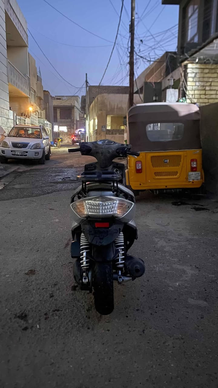 سلام عليكم 
سكنس فحل نوزل خطين دراجه تخبل مكينتها 58.5 مكاني بغداد الدورة حي اسيا رقمي *********** قيم بما يرضي اللة حط سعر اذا عجبني ابيع ولحد يكسر بيها
