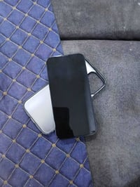 13 برو ماكس مكفول الجهاز فقط بي فطر صغير كلش موضح ب صوره بطاريه 92ذاكر...