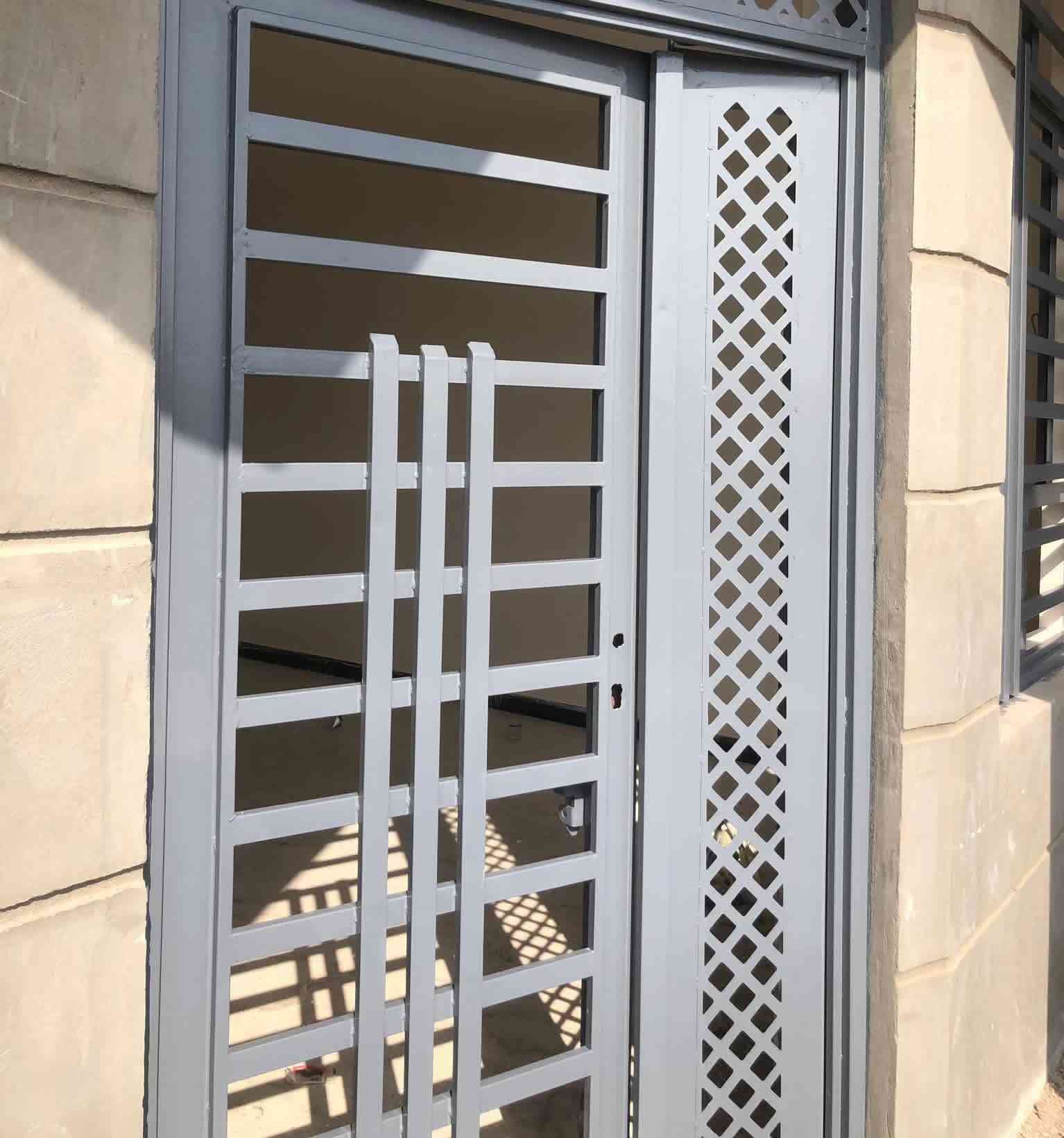 حدادة الاخوين 
كافة أعمال الحدادة وبأسعار مناسبة أبواب شبابيك مـحجرات سـقائف ديكورات واجهات محلات مراجيح وكافة أعمال الحدادة للاتصال او الواتساب ***********
***********
كربلاء سيد حسام الحداد
