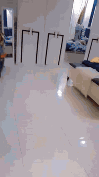 اعيد النشر بسبب الوعود الكاذبه 100 متر قاطين بناء جديد مسلح منطقه كامله الخدمات ماء وكهرباء ومجاري حي الكوفه علاوي الاسمر مجاور بانزين خانه ب95 الرقم ‭0771 284 2158‬
