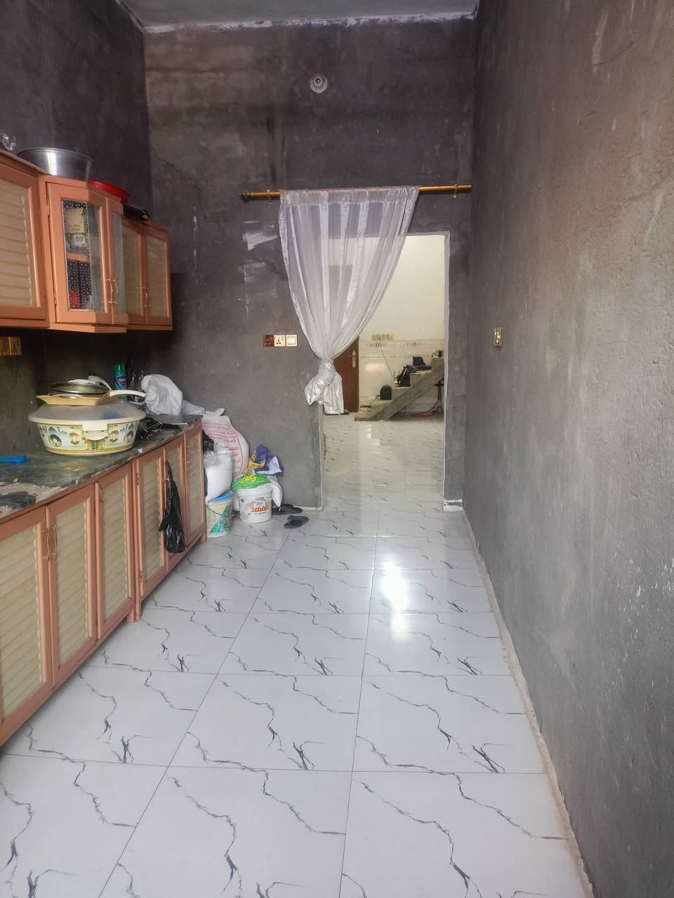 سلام عليكم بيت 125متر استقبال ومطبخ وصاله وغرفه وصاله فوق ابحي الشهداء مقابيل المدارس الصينيات البيت حرمامحجوز/***********/واتساب
