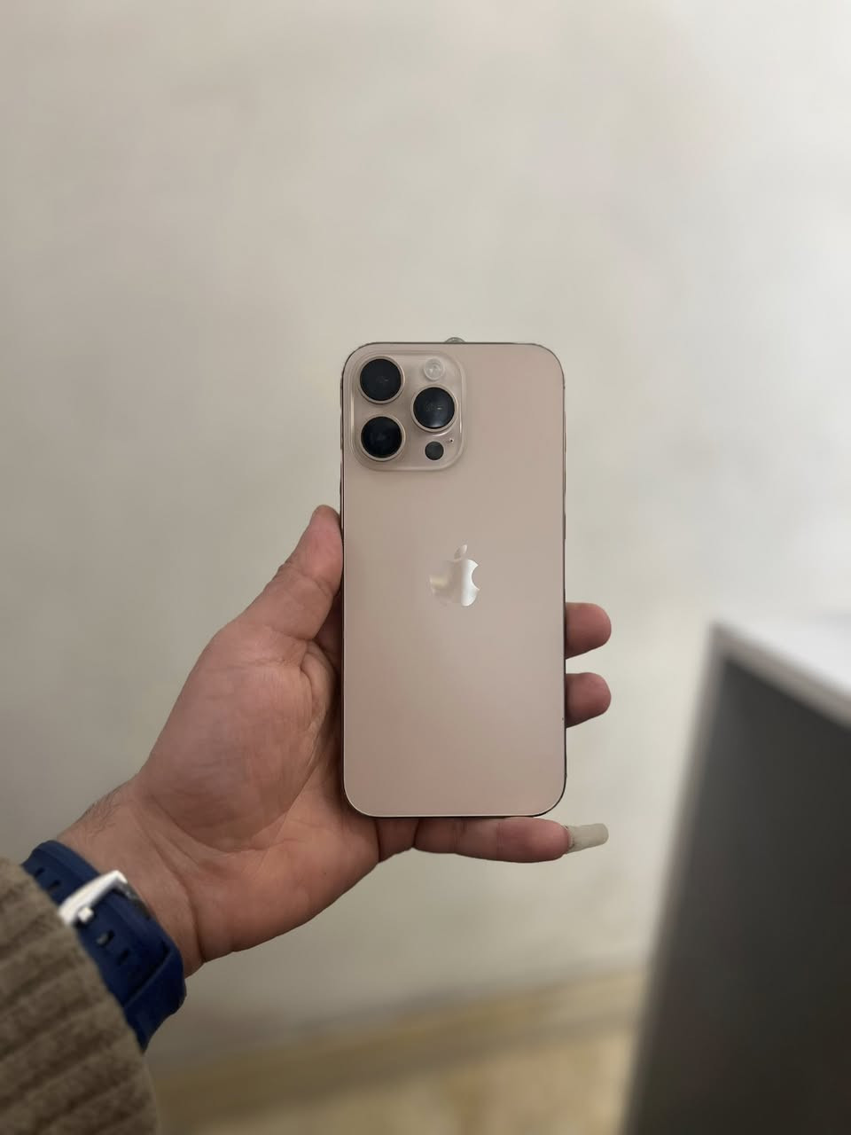 ايفون 16 برو ماكس 256 مبدل شاشه وبصمه وجه واكفه وبطاريه وكامره رقم 3 واكفه السعر 850  للبيع او مراوس *********** 

ايفون 15 برو ماكس 256 بطاريه 90 السعر مليون و75.
