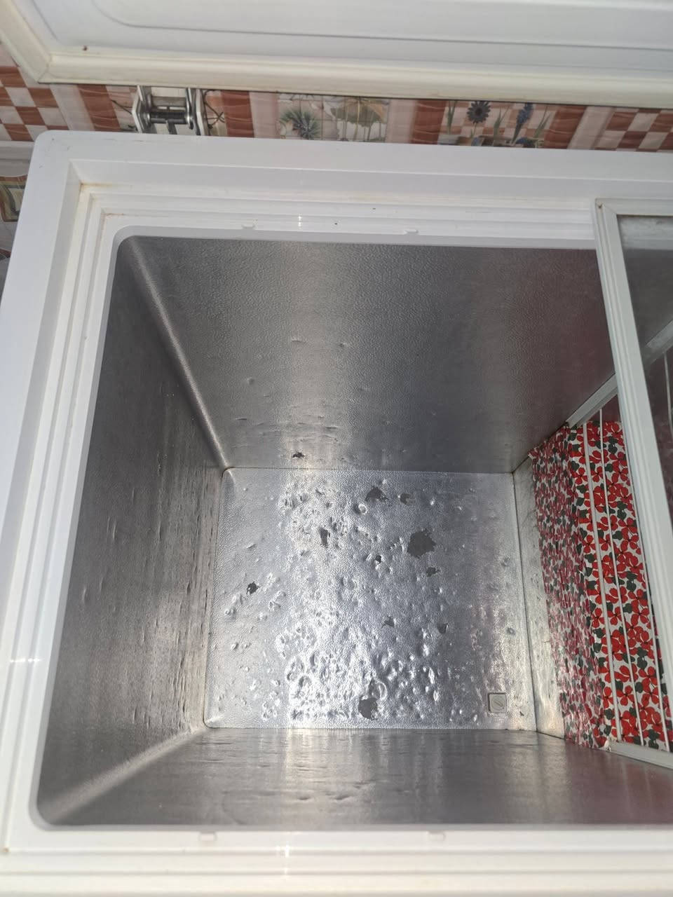 السلام عليكم مجمده شغاله مداخله تصليح 
شرط ضمان تجميد السعر 85 بي مجال قليل 
العنوان الحبيبيه شارع السجه الشراي يتصل او واتساب ***********
