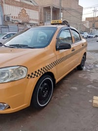 افيو • ٢٠١٠ • ٣٠٠ ألف نجف