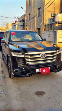 لاندكروز 2023 فئه VX معروفه مواصفاته توين تيربو  رقم بغداد ابسمي 07782...