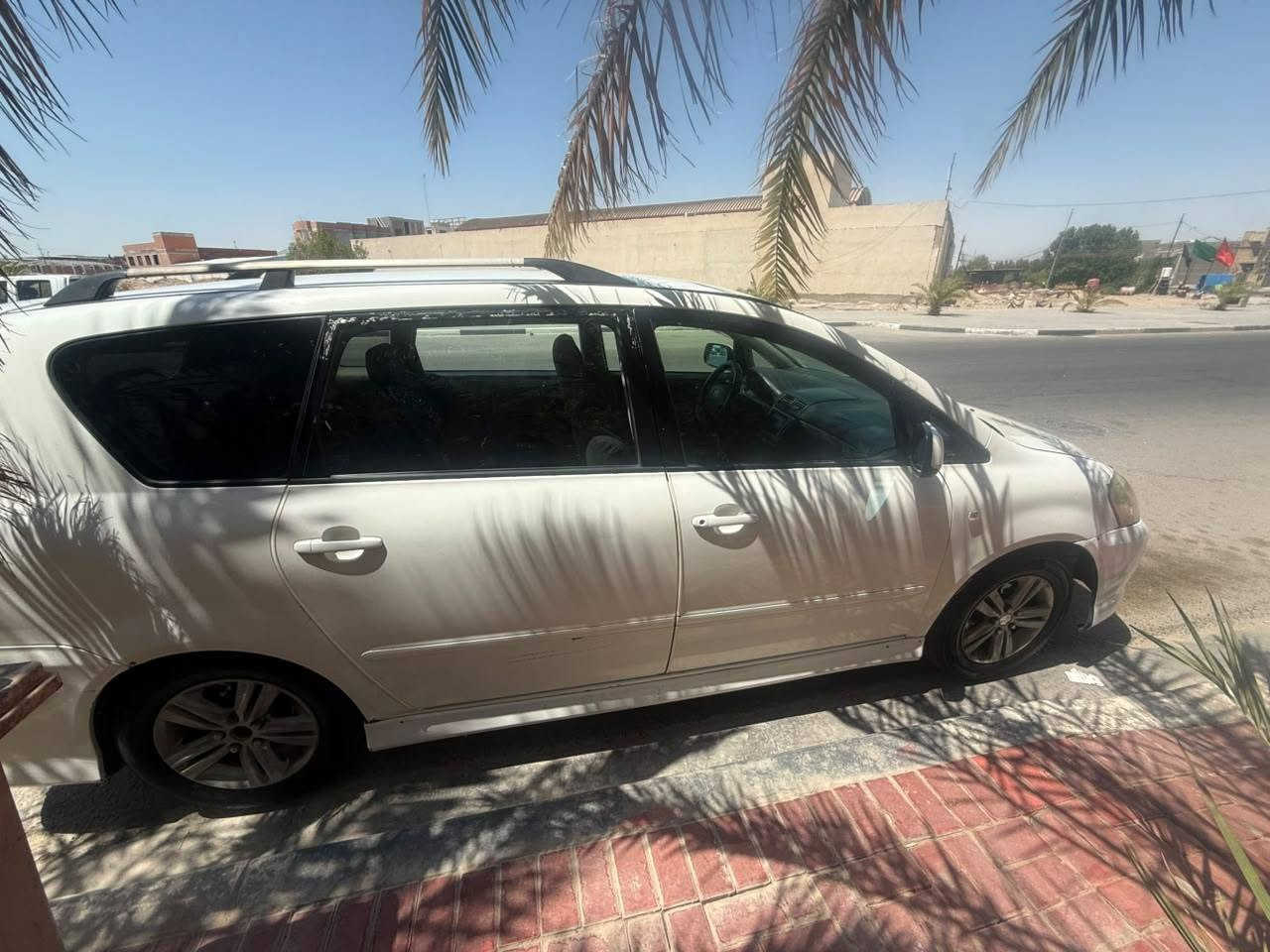 سياره ابصم مديل 2003 كرستال  مكفوله من لكص سياره حلوه تبريد تايرات جدد حداده سياره فقط مبدل بيها چاملق وبنيد رقمها بصره وسياره موجوده بلبصره للتواصل رقم الهاتف .   ***********.  السعرر ب 110 وبيها مجال
