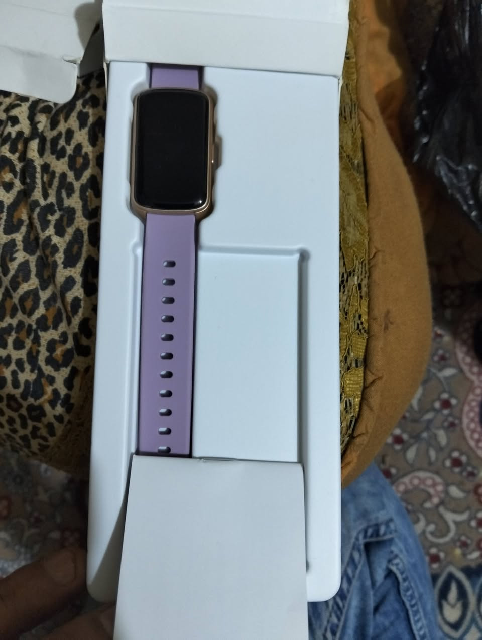 بلوتوث سمارث تربط ع مبايل اتصال مكالمات قياس نبض سعرات حرارية  قياس النفس سعر الساعه  15000 الف
***********
