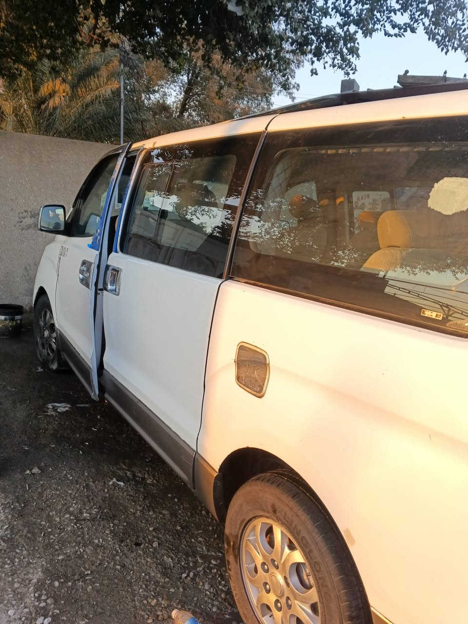 مكلف بل نشر ستاراكس موديل 2009 نضيفه جاهزه عنوان بغداد السعر 120رقم الهاتف ***********
