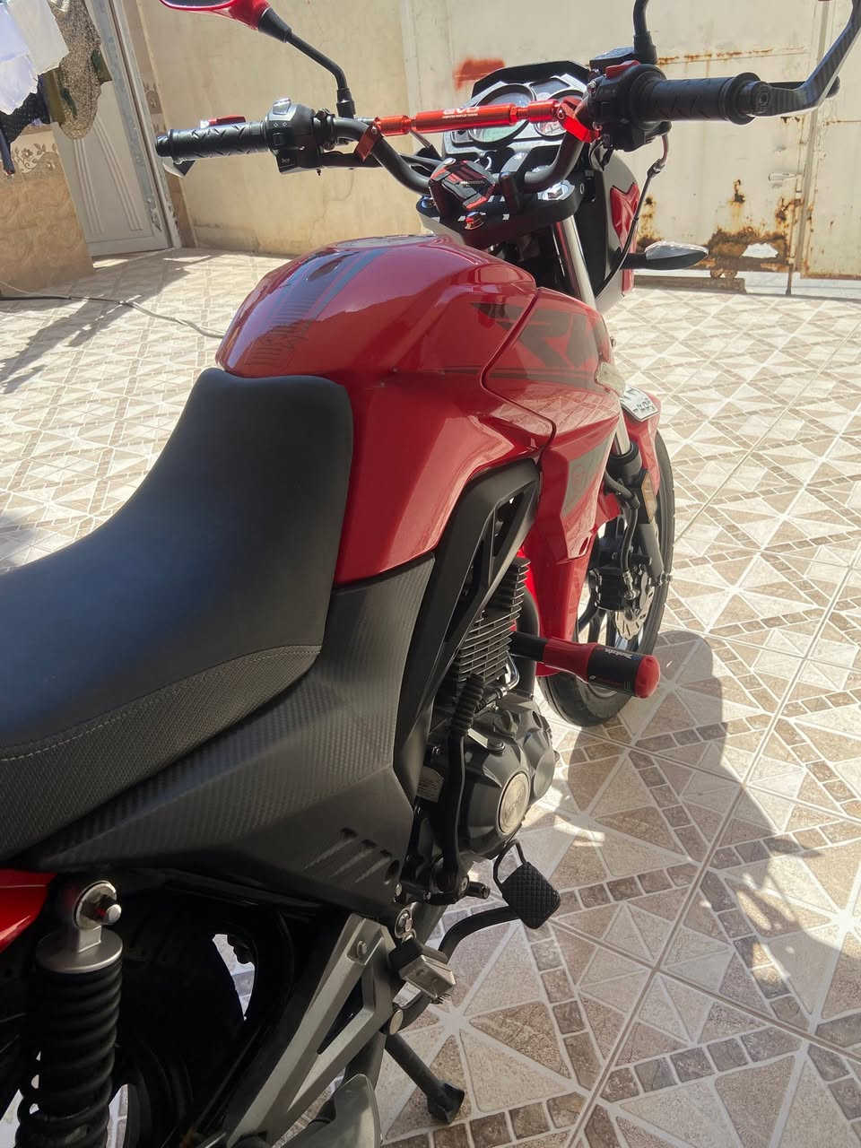 السلام عليكم 
دراجه RK 200 للبـيع 
موديل 2025
ماشيه 700k بس (زيرو)🔥
عليها اضافات + خوذه
دراجه استخدام شخصي فقط جديده بمعنى الكلمه
بيها رصعه بالتانكي وخدوش بسيطه اثر وكعه بس 
دراجه جديد ما بيه إي نقص تحويل ثاني يوم 
وميحتاج تاخذ الدراجه كبل تحوّلها باسمك 
وكلشي موضح بالمنشور واكو فديو نهايه بالمنشور
مكان الدراجه بغداد / الكرخ بالعافيـه على الياخذها 
.
السعر (2,550,000) 🔥 قفـل قفـل

***********
***********
