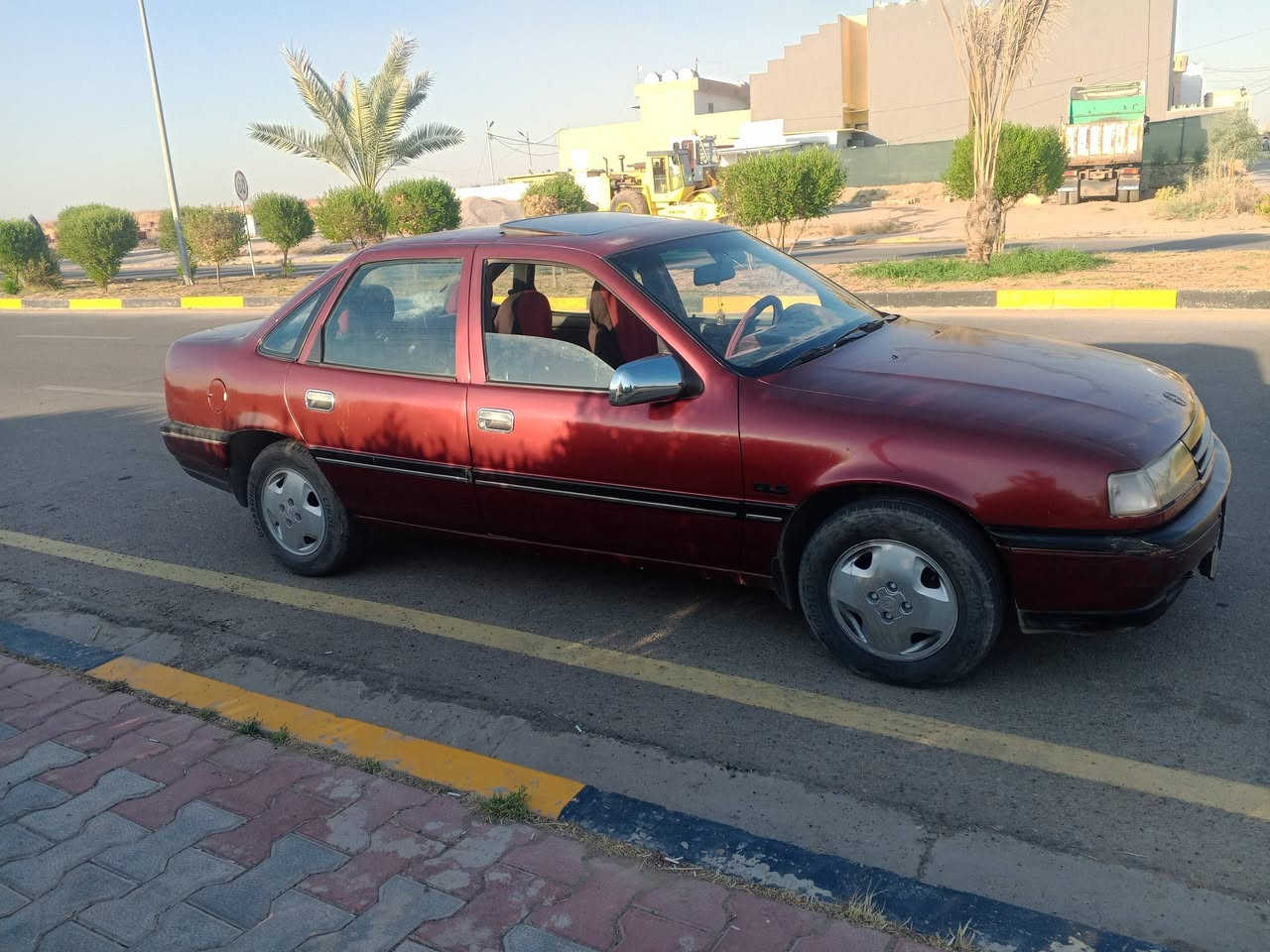 أوبل فكترة حجم 16 بسمي رقم ألماني 
بيها كوبون محرك دوش بور قفل مركزي مري كهب تنتة كهرب بيها صبق الجاملقات الخلفية 
اثر طخة بالصندوق الدوسات ما مصلحات 
السعر 38 وبيها مجال للطيبن مراوس باسترا 
نظيفه حتى لو اكو فرق مكان السيارة تلكيف 
***********
