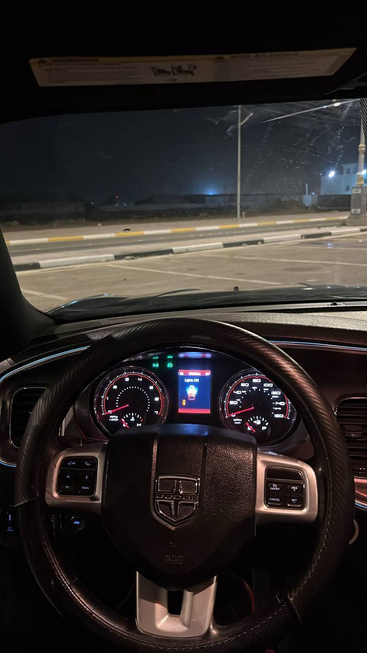 سلام عليكم جارجر 2014هيمي 8امريكي حادثه جوملغ وبنيد بدون داخل واب الخلفي كلير مرشوش كير عصه كير مكينه جديده مكينه توني مجفت كله جديد سياره جاهزه من كلشي فول من عده الفتحه مستعجل مكاني كربلاء سعر 140وبيه مجال اتصل ***********
