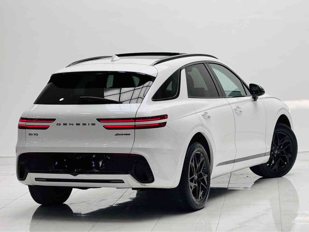 💥للبيع💥
               💥 جينيسس جي ڤي ٧٠ 💥
‏ ⭕️ Genesis GV70 ⭕️

💥موديل// ٢٠٢٣       
💥حجم مكينة// ٤ سلندر ٢.٥ توربو 🚀

❌ملاحظة// بونت تبديل بلادي نفس لون يعني سيارة بدون صبغ بدون دواخل حادث خفيف💯

❌ارباك فقط ستيرن طاك و راجع شركة 💯

 📍مكان سيارة//  اربيل - شارع ١٠٠م معرض فجر الخليج

سعر 💰 ٢٩٥ 💰 و مجال للشراي

☎️رقم تليفون: 
 ***********
***********
 
⬇️مواصفات⬇️ فولل١/١
پانوراما
كاميرة خلفي دوارة
صندوق شفط
رادار ٣٦٠ درجة ( امامي - خلفي -مراية)
كشنات تدفئة + تبريد+ كهربائي+ خزن ميموري
كشنات خلفي تدفئة 
تشغيل عن بعد
ستيرن هيتر
شحن وايرلس
 4*4 
سيستم سماعات Lexicon
حساسات امامي + خلفي
بريك كهربائي
وضعية القيادة( Eco-Sport-Normal-Smart)
‏ Auto Hold
بعد بيها مواصفات هواية....
💥💥💥💥💥 أربيل, العراق
