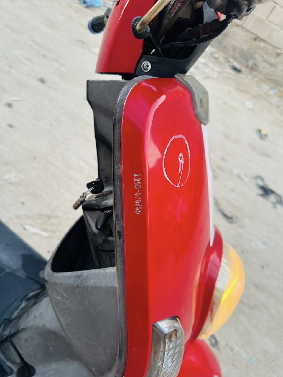 السلام عليكم شباب دراجه ماكس بوليس البيع صاله 3شهر من طالعه من الحاويه  الدراجه مامفتوحه بلاديه من كلشي كفراته ختم واحد ويه المكينه كلشي شغال شلعه معدل خير من الله العنوان كربلاء أطواريج شارع أربعين السعر 950 أو بيه مجال 
لاستفسار *********** واتساب موجود
