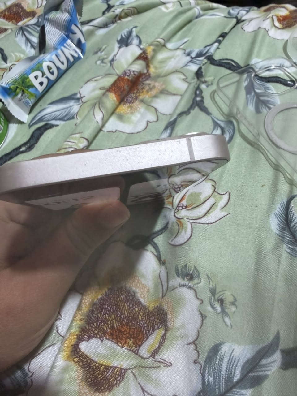 ايفوان 13عادي مستخدم بطاريه 74مبدل شاشه اصليه من ابل سعر 350وبي مجال ***********
