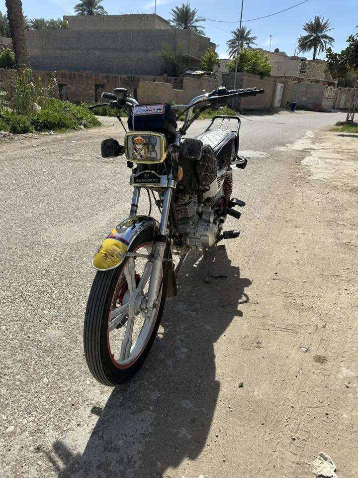 للبيع  دراجة سيفان  موديل 22 نضيفة وحلوة مثل مشوف بالصور وبخدمة الشراي 🤍  السعر 400 وبيها مجال     للتواصل  الاتصال :***********
