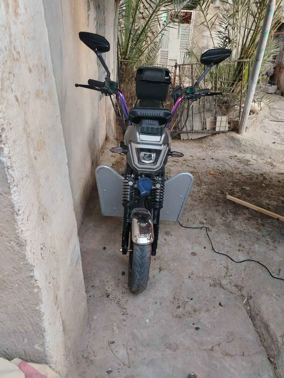 السلام عليكم  دراجه شحن هارلي جبلي موديل ٢٥ شركة وينلي جديده ست بطاريات كبار اصليه وصل الشراء موجود فيه التاريخ والسعر من معرض حسن التميمي مشتريها يوم ٥/١ / بهذا الشهر بس مرتين مستعمله مكفوله من كلشي السعر ٨٠٠ وبيها مجال للشراي الصدك بعقوبه التحرير الرقم *********** او التواصل على الخاص
