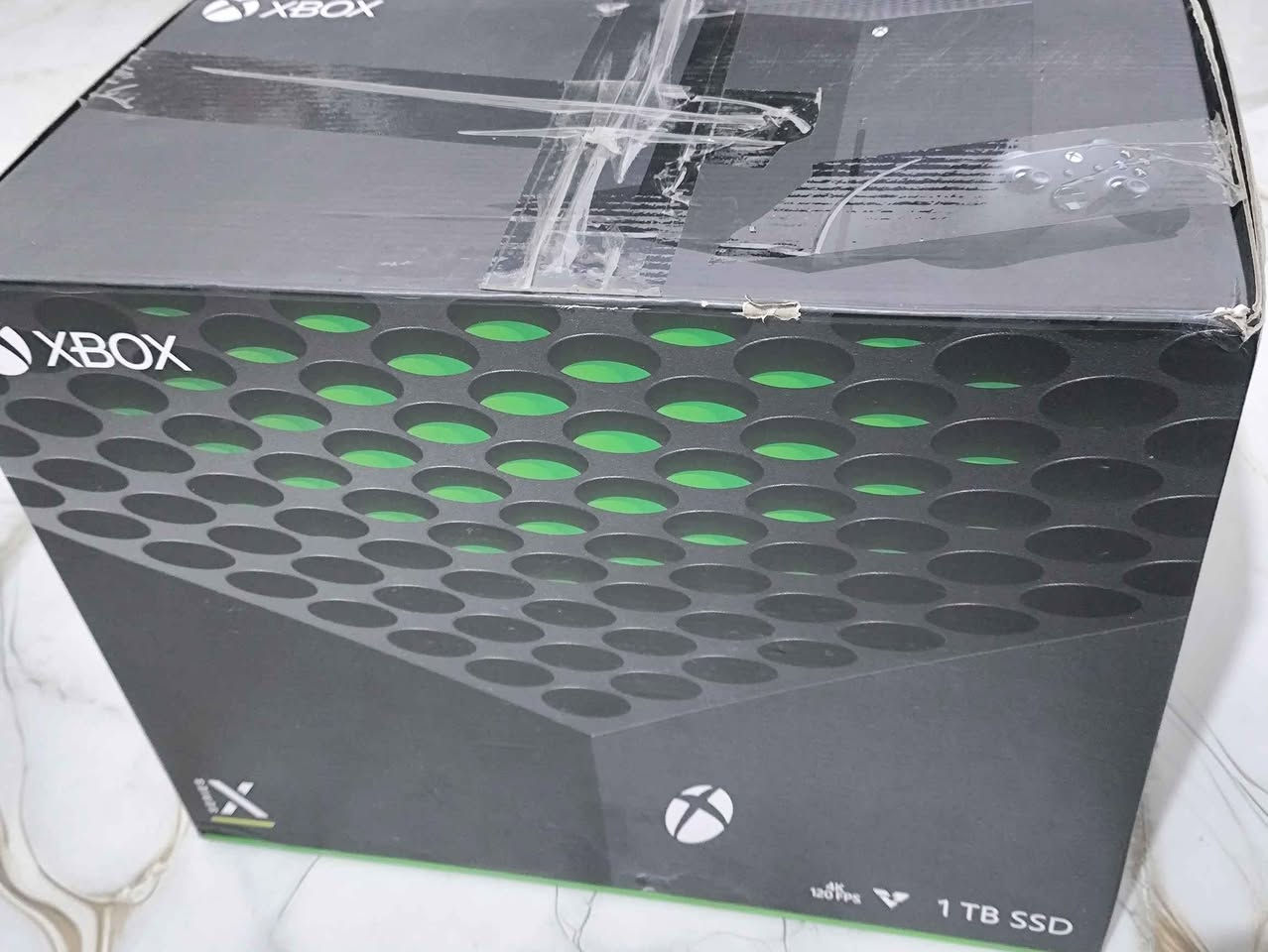 اكس بوكس سيريس اكس نضيف جدا مع الكارتونه و غراضه كلهن وجوستك الصليه وجوستك جيم سير ومرحه تبريد هم ومشتري بي لعبت فيفا 26 
وشاشه حجم 27 والدقه 2k الهرتزيه 180 
العنوان بغداد البلديات 
السعر الكلي ب800 بغداد, العراق


**إذا كنت صاحب هذا الإعلان وتريد حذفه لأي سبب، رجاءا أرسل رسالة إلى الدعم الفني**