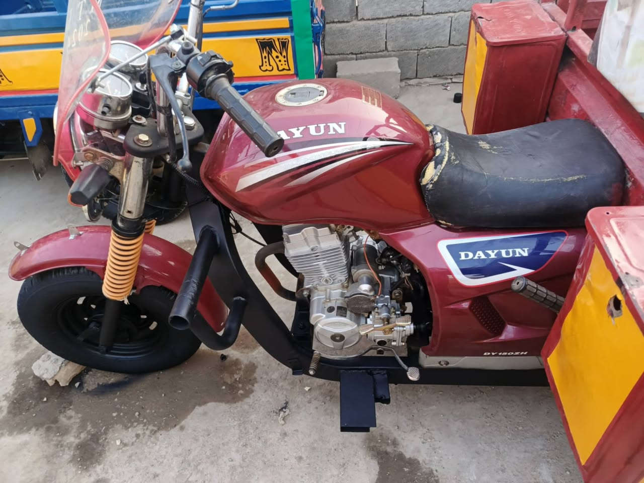 السلام عليكم ستوته للبيع كفاله عامه ورقم وسنويه 2011 سعره مليون و450 بيه مجال *********** حمزه حمزه
