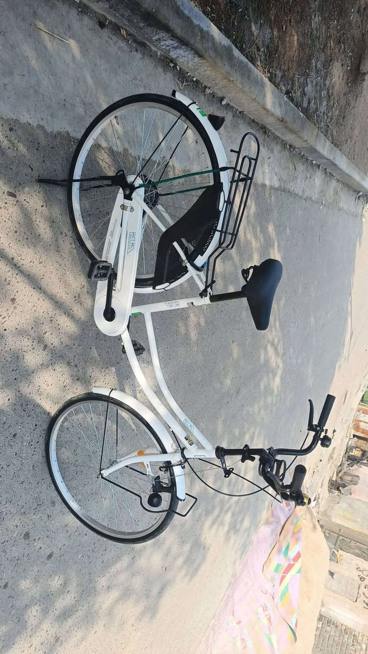 *********** بايسكل حجم 26 بناتي والسعر على الخاص ولا يريد يخابرنا هذا الرقم واهلا وسه
