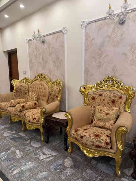 السلام عليكم 
للبيع تخم مصري 10 مقاعد مستعمل مع طبلة وسطية مرمر 
السعر 750 وبي مجال
التواصل على هذا الرقم ***********
