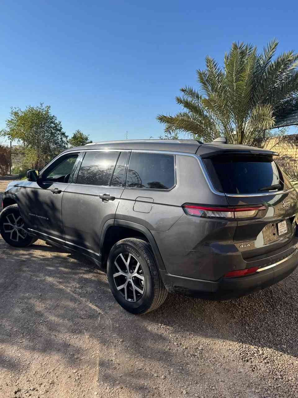 ســلام عـلـيٌكم
1)جـيـب كـرانـد شـيـروكـي 2024 

2)لمتدد فول مواصفات بانوراما ✅

4x4(3✅

V6 3600L(4✅

5)حساسات اماميه و خلفيه ✅

6)رادار خلفي وامامي✅

7)رادار نقط عمياء ✅

8)كامره خلفيه ✅

9)جلد كراسي VIP ✅

10)شاشه جبيره ✅

11)تدفئه كشنات امامي خلفي✅

6 قطع تبريد خلفي وامامي 4 ✅

13)السياره بيه قطعه وحده فقط بنيد 

14)كتاب شهداء بغداد كامل وجاهز السياره جديده ماشيه 17 الف ميل بس تاخذه ترقم وهاهيه رقم مجانا عله كتاب ذوي الشهداء السياره كت راديتر نفسيته كلشي مابي سياره جديده بمعنى الكلمه مال جناي✅

مكان السياره ميسان ✅

للاستفسار اكثر  ***********✅
✅***********

السعر 290$$ وبيه مجال
