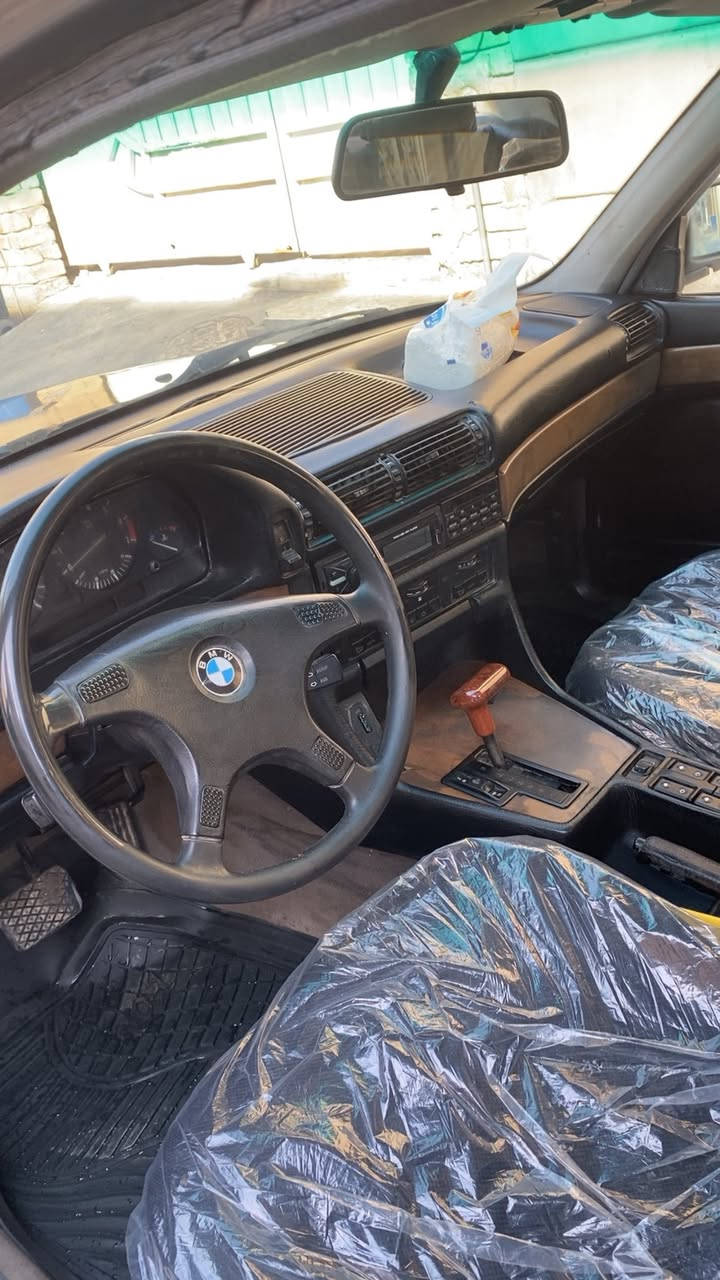 للبيع بي ام حجم 735محرك ٦ موديل 1991كير مكينه جديد تبريد كامل تاتفه  كشن جلد كهرباء  غرفه صاج فتحه شغاله رقم بغداد وسنويه جديده لايت شاده زنون سلايت شغال   سعر 38 ورقه مكاني بغداد ***********
