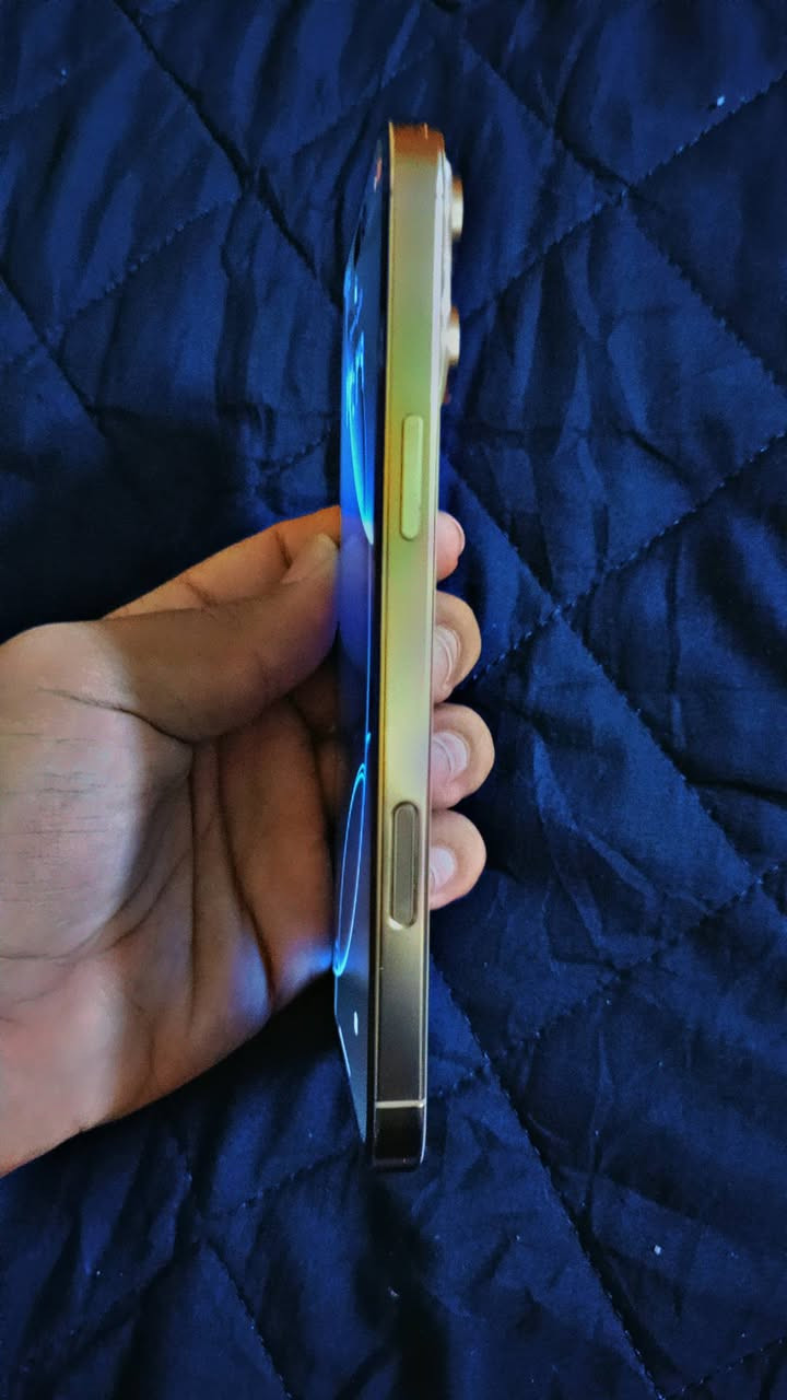 للبيع ايفون 16 برو ماكس باب ثاني طبق الاصل ما يختلف شعره الذاكرة 256 بطارية 💯🔋 ويا الشاحنه الاصلية و الكارتون السعر 200 الف مكاني موصل للاستفسار الاتصال او مراسله واتساب ***********
