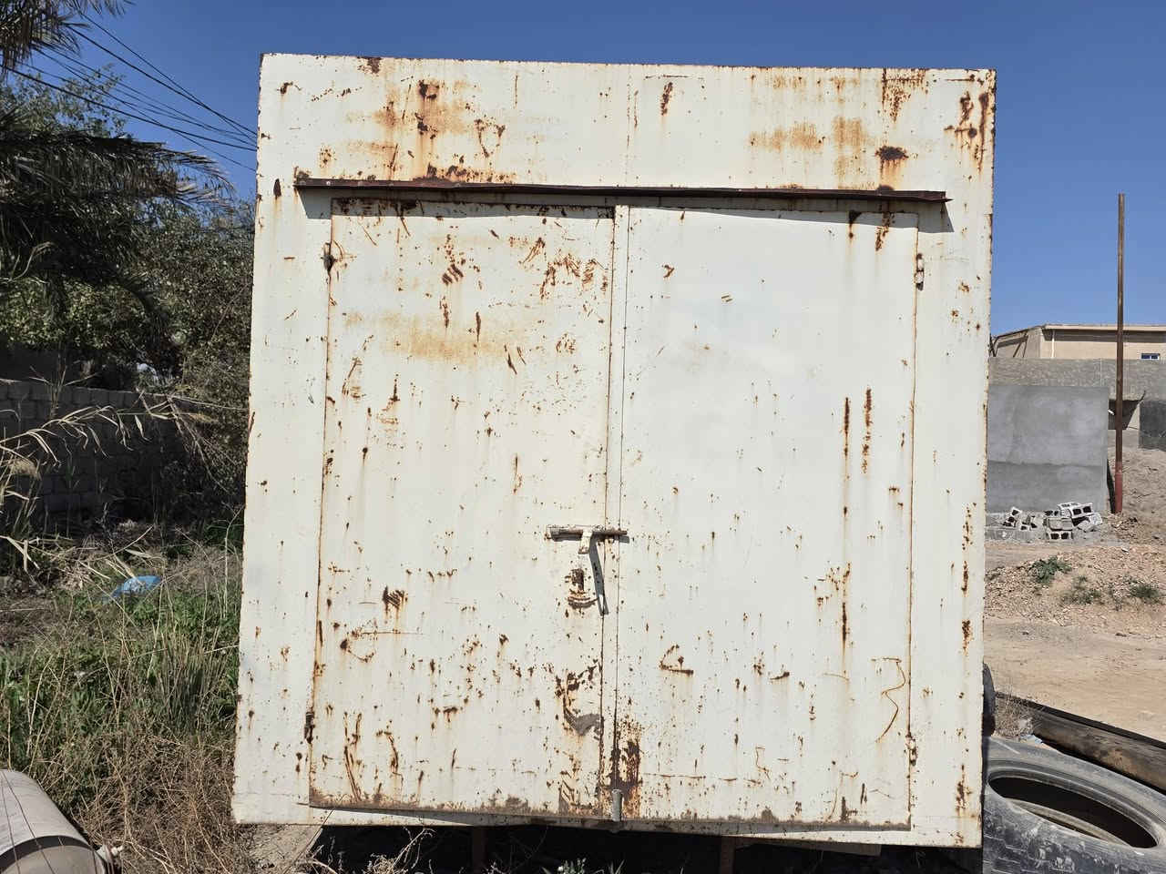 سلام عليكم  حاويه او كابينه البيع الاستفسار الوصال على الرقم هو***********
