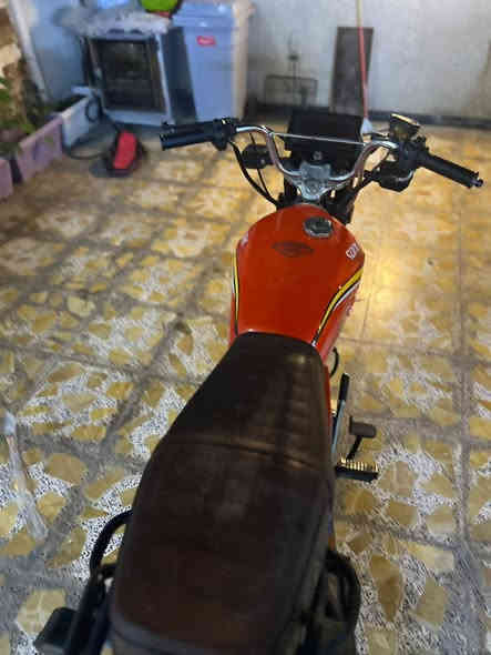 سلام عليكم  للبيع سيفان موديل 25 كفاله عامه
اي نقص مابيه 
مكاني بغداد الشعب 
السعر 800 وبيه مجال 
***********
