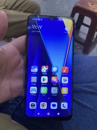 بوكو سي ٦٥ • ٢٥٦ • شاشه مبدله