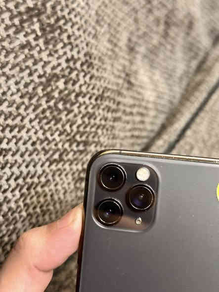 السلام عليكم 
ايفون ١١ برو ماكس
ذاكرة ٢٥٦
بطارية ١٠٠٪؜ مبدل اصلي شرط
 (دبل سيم) 
لون اسود 
نظافة ٩٠٪؜
مبدل شاشة وبطارية فيس متوقف
السعر ٢٣٥ الف بي مجال
رقمي ***********
