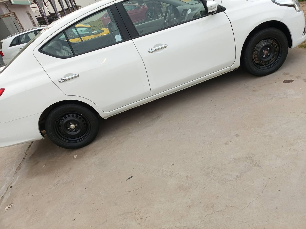 السلام عليكم سني موديل 25 سياره وضع شركه زيرو ماشيه 6000 رقم اربيل باسمي تحويل مباشر بيها بابين ودوسه صبغ فقط الباقي مكفول سياره جديده بمعنى الكلمه السعر 118 وبيه مجال مكان السياره بغداد حي النصر ***********
