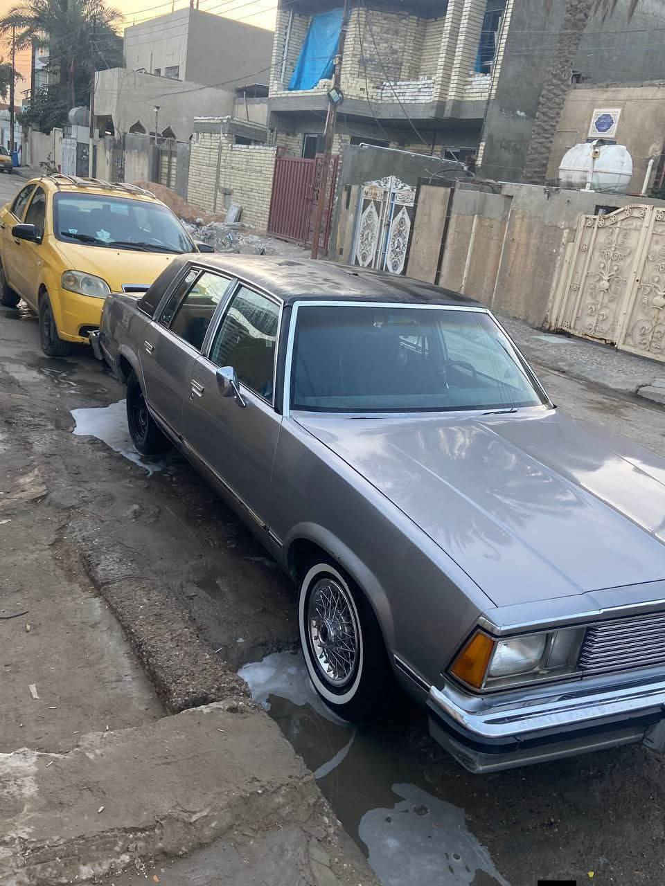 السعر مكتوب في اخر صورة
شفرليت ماليبو موديل 1981 
سنوية  لل30 هزة جديدة رقم نينوى 
مشروع وطني ب اسمي 
سيارة احلة من الصور  
مكينة بلادية لا تنقيص ولا تبخير 
كير اوتو 700 
ملاحضة الكبات مو وية السيارة
مكان السيارة بغداد
للاستفسار ***********
