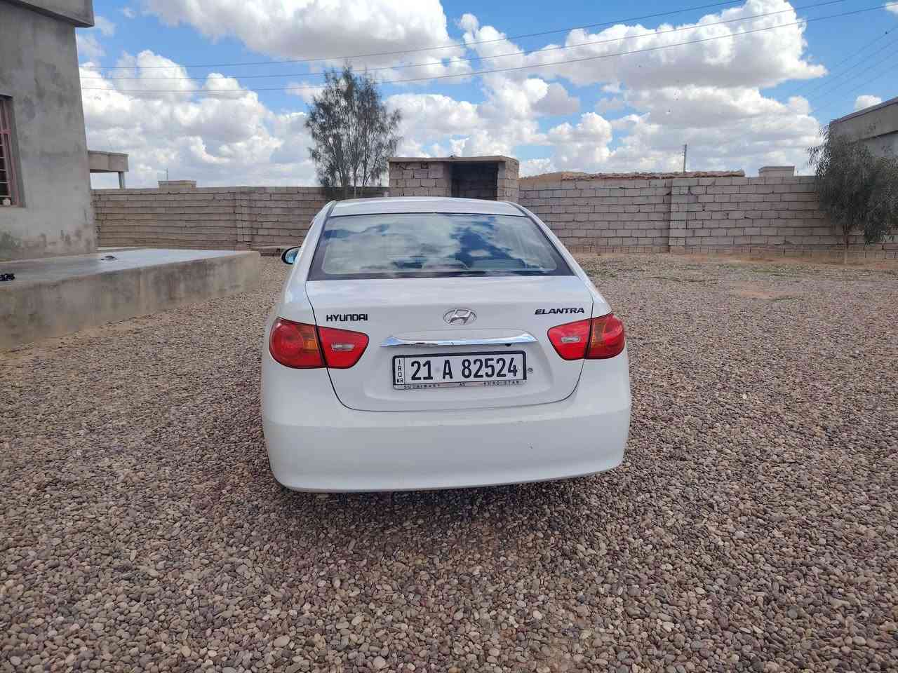 السلام عليكم للبيع سياره انترا موديل 2011 رقم سليمانيه سنويه لل 29 شرط التحويل وال وكاله سياره جديده مال جناي محرك دكشن عالي صدر مال الشركه لسعود جديد تايرات جدد بيه ضرر باب خلفي السايق وشويه على الهلال جوه قبق البانزين وموجود الفحص السعر 110 وبيه مجال الاتصال على الرقم ***********
