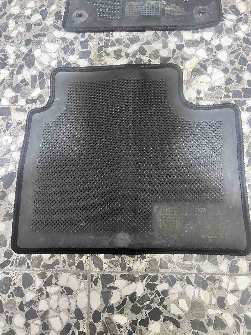 السلام عليكم
للبيع كاعيات النترا 23 نضيفات كلش
السعر 25 الف عنوان بغداد مدينه الصدر
***********
