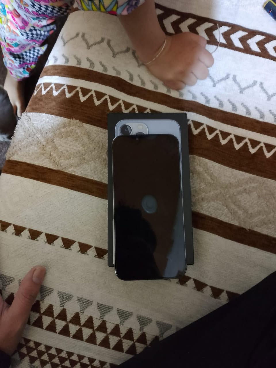 السلام عليكم. ايفون 13 برو ماكس  ذاكره 256.  ابدل بس شاشه فقط والبطاريه.    السعر. 450. وبي مجال قليل  اتصل ***********
