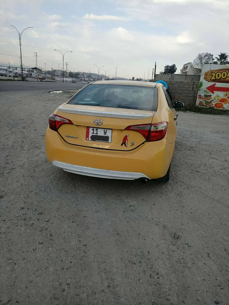 كرولا 2014 سةنوى تا 2027 وة بةناو خومانةوةية جاملغ دواى سةكن معجونة لةكةل بونيت و جاملغ لاى سايةق كوراوة لةسةر بيلاد بيتاقةى بةنزينى هةية و غازي شة  . سعر 125 .  زمارةى  موبايل ***********
