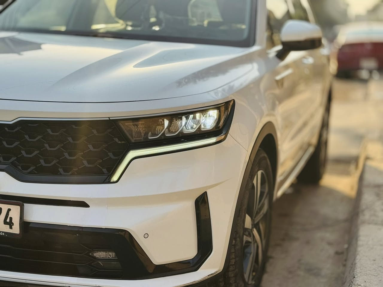 سلام عليكم سورنتو 2021 خليجي مكفولة 
السيارة على ايدي نايلون شركةبعدة بيها  كير مكينة على وضع الشركة بلاديات فول عدة البنرامة وهواي صارف عليها كماليات من ارضيات  وتغليف داخل نايلون حراري  ولصندوك 
🔹مواصفات 
🔹مري شفط +عند اقفال اوتو 
🔹اوتو لايت زينون 
🔹بصمة 
🔹ترحيب عند اقتراب 
🔹تشغيل عن بعد 
🔹مري شفط 
🔹داخل لونين 
🔹جلد بلادي 
🔹7راكب 
🔹كشنات كهربائي قلاب 
🔹تبريد بيانو شاشة 3قطع مركزي 
🔹اشاير بل مري 
🔹شاحن واير ليس 
🔹منافذ طاقة خلفية امامية 
🔹أنار محيطية مخفية 7 الوان 
🔹لايت زنون +كشافات 
🔹اوتو لايت 
🔹نضام نزول وصعود منحدرات 
🔹مود درايف 
🔹شاشة كار بلي +كامرة دوارة 
🔹حساسات خلفي +امامية
🔹مثبت سرعة 
🔹5 ويل كب
سيارة مكفولة من الصبغ وضربة بيها طخة بل باب على وضعها منزل صورتها مكاني حي جهاد اربع شوارع بيع 257 بيع او مراوس حسب رغبة 
***********
