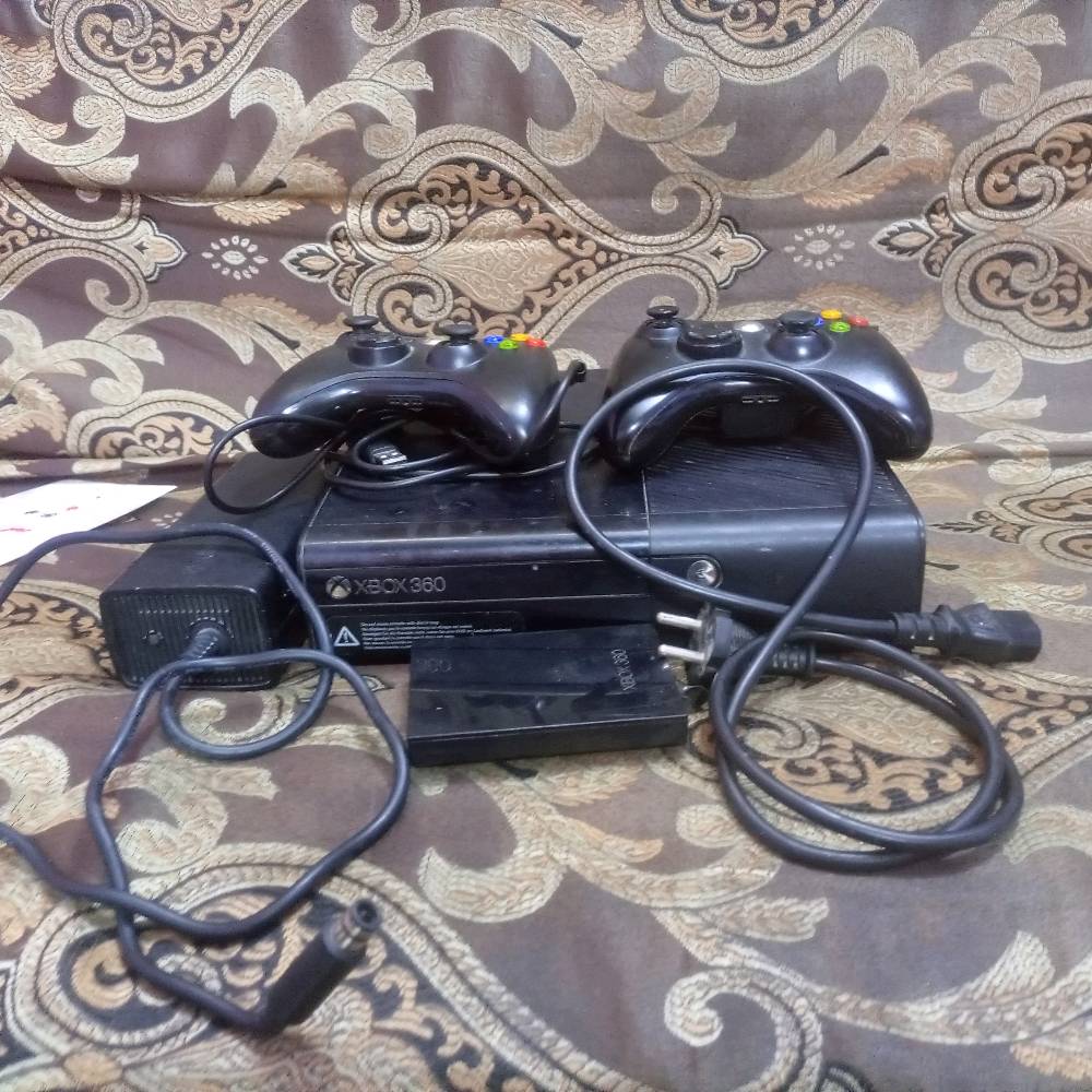 مامصلح جميع الملحقات يدات 2 موديل E هارد واحد سعر 125 الف 