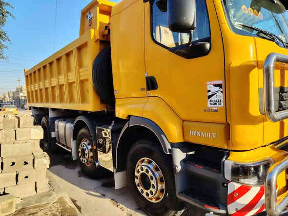 السلام عليكم للبيع رينو مشترك فالفو مسجله قاطرة ومقطورة للاستفسار اتصال( ***********)
