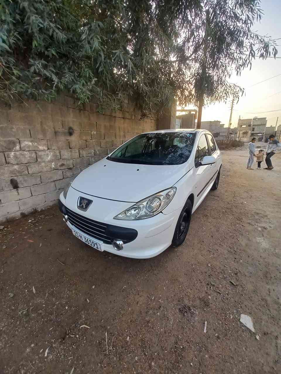 بسم الله الرحمن الرحيم
اللهم صل على محمد وال محمد

بيجو للبيع موديل ( ٢٠٠٦)

رقم بغداد الدولي الجديد ما اتعبك بالتحويل

محرك وكير ابلاد مال السيارة داخلها جدا نظيف كشناتها ابلادية دشبولها شخط ما بي تخم تاير جان بيهه نص عمر شمرته جبتلها تخم جديد قبل شهرين بدلته السيارة ناعمة بالمشي وخير من الله وبسمي التحويل ثاني يوم سعرها ٦٠ للأستفسار ***********
