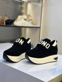 شلعة احذيه جديد مشكل رياضي ورسمي للاستفسار ٠٧٨٠٩٨٨٧٣٠٣